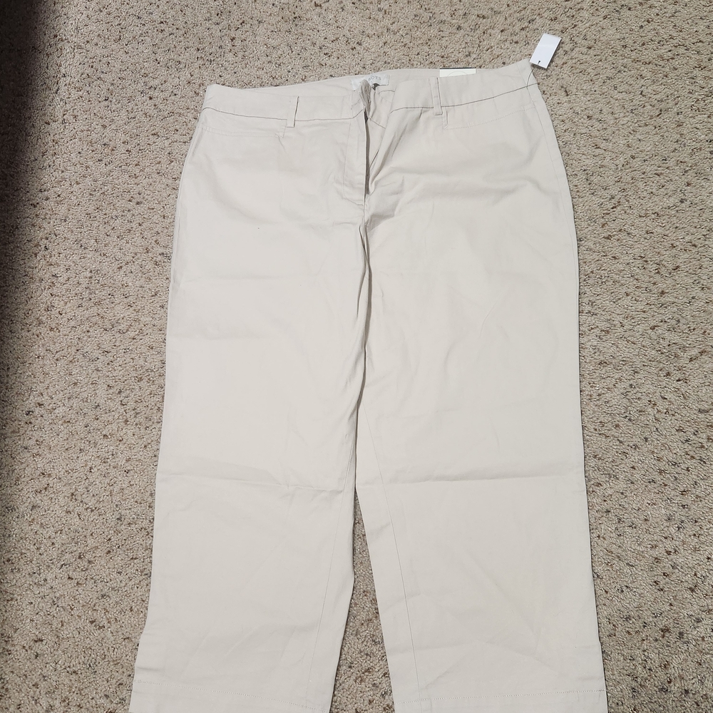 Talbots Cream Capris
